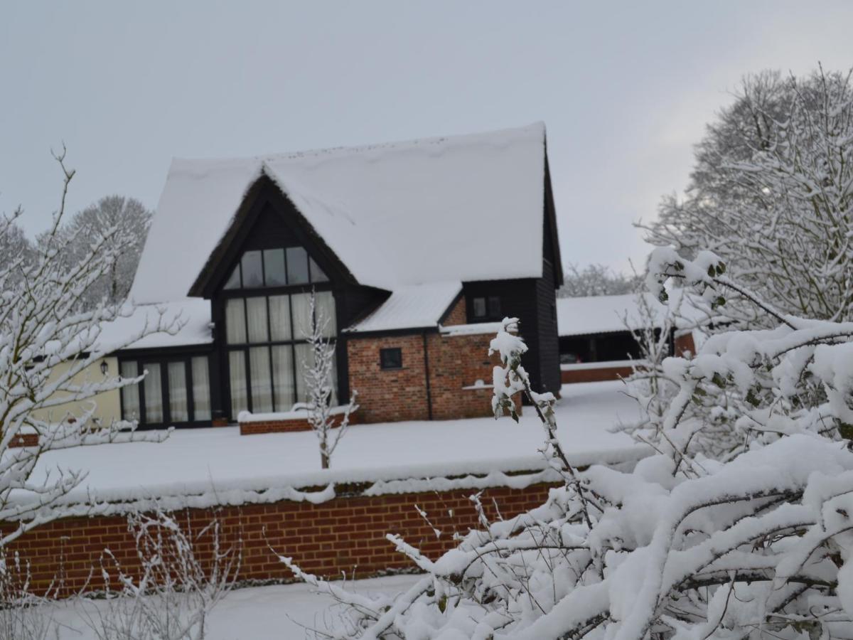 วอร์ทเวลล์ ฮอลล์ บาร์น Bed & Breakfast Wortwell ภายนอก รูปภาพ