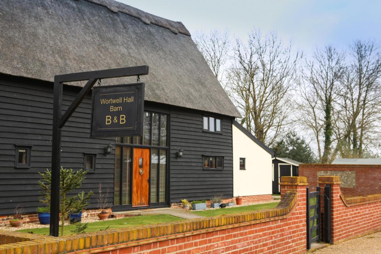 วอร์ทเวลล์ ฮอลล์ บาร์น Bed & Breakfast Wortwell ภายนอก รูปภาพ
