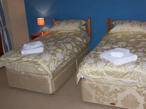 วอร์ทเวลล์ ฮอลล์ บาร์น Bed & Breakfast Wortwell ภายนอก รูปภาพ